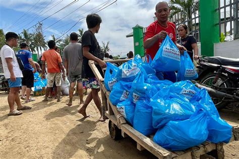 Ilang Odette Victims Sa Kabankalan Hinatiran Ng Food Packs Abs Cbn News