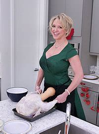 Milf Dee Williams With Big Natural Tits Has Sex In The Kitchen Photos Rion King Milf Fox