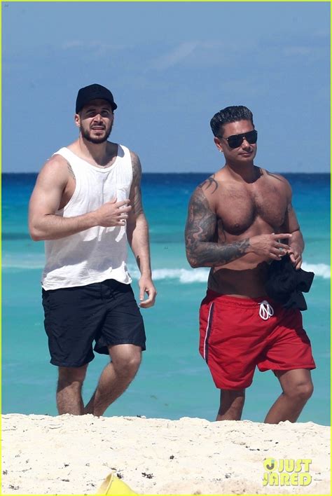 Jersey Shore S Pauly D Vinny Go Shirtless In Cancun Photo 4260669