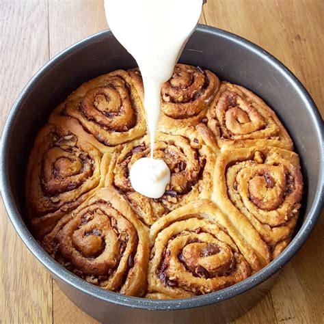 Cinnamon Pecan Rolls With Cream Cheese Frosting A Spoonful Of Sugar