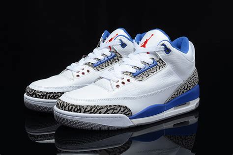 Air Jordan 3 Retro True Blue Sneaker