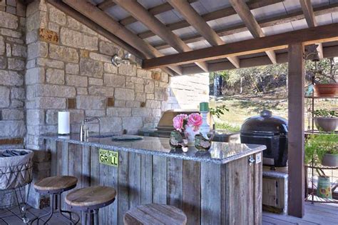 Total 14 active country house outdoor coupons, promo codes and deals are listed and the latest one is updated on apr 22, 2020 02:21:03 am; 15+ Farmhouse Style Outdoor Kitchens That Will Blow Your ...