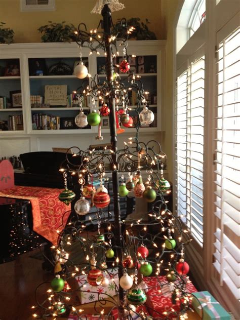 20 Gorgeous Wrought Iron Christmas Tree Ideas Sweetyhomee