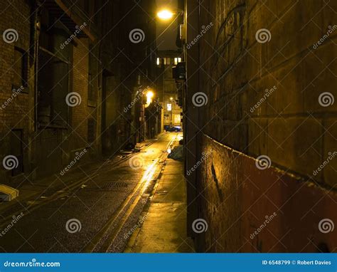 Scary Dark Alleyway At Night Royalty Free Stock Images Image 6548799