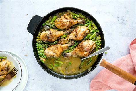 Add a bowl of leafy salad greens with a vinaigrette dressing to the table and let your dutch oven chicken drumsticks and vegetables take center stage. Oven Baked Chicken Drumsticks with Asparagus | Jernej Kitchen