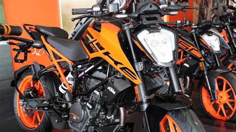 Also know ktm duke 200 competitors in india. BS6 KTM Duke 200 Complete Review In Hindi | Orange | New ...