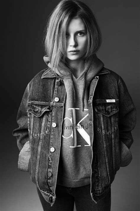 Adik Kate Moss Lottie Mulai Karier Jadi Model Terbaru Calvin Klein