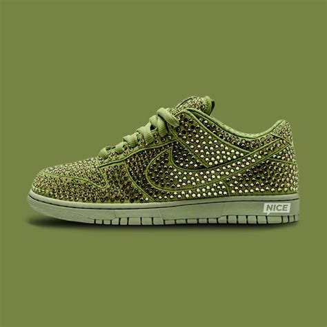 For the most part, brands that tout a celebrity cosign immediately capitalize, trying to cash in on the opportunity. Cactus Plant Flea Market x Nike Dunk Low "Spiral Sage ...