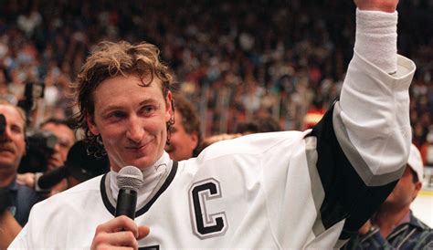 March 23 1994 When Wayne Gretzky Passed Gordie Howe For The Nhls All