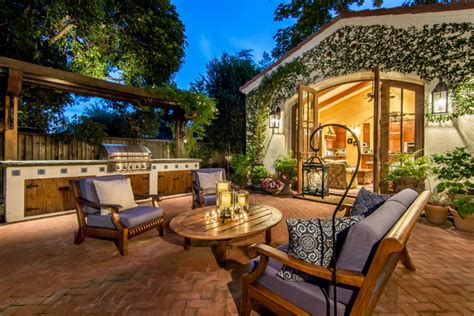 18 Charming Mediterranean Patio Designs To Make Your