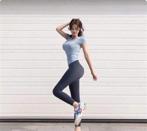 韩国美女拥有精致的五官完美的身材好身材是怎样塑造的蛋白粉小姐姐健身新浪新闻