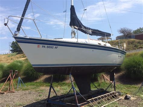1985 Hunter 255 Sail Boat For Sale
