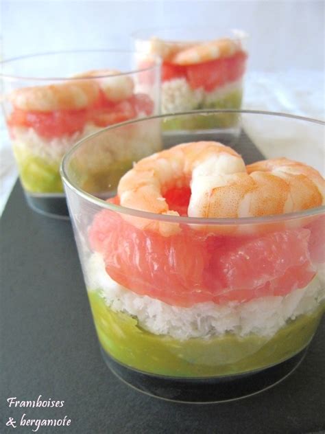 Verrine dés avocat crevette saumon pamplemousse