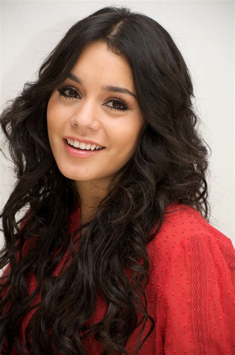 Vanessa Hudgens Hd Wallpapers High Definition Free Background