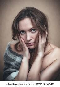Portrait Beautiful Nude Woman Wrapped Checkered Stock Photo Shutterstock