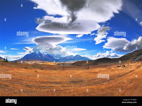 Incredible Shaped Cloud Stock Photo Alamy