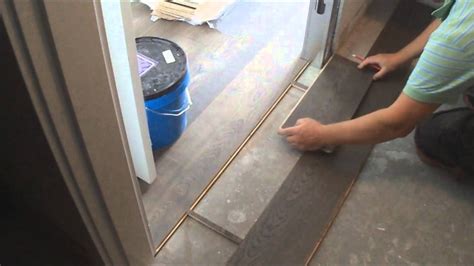 From general topics to more of what you would expect to find here, quebaderna.com has it all. Flat Hardwood Floor Transition Installation between Room ...