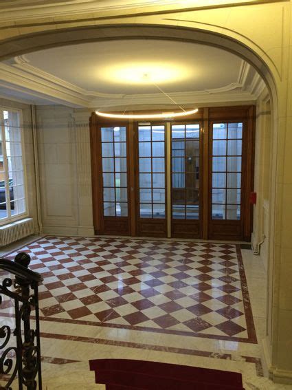 Maybe you would like to learn more about one of these? Hall et porche d'entrée Immeuble Haussmannien Paris 8ème ...
