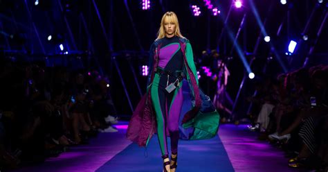 Model Faces Edie Campbell At The Spring 2017 Versace Show In Milan