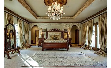 Since the 1902 renovation, the southwest suite has remained fixed as the president's bedroom. Gorgeous, elegant master suite | Luxury bedroom master ...