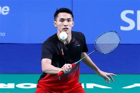 Dia berhasil membawa pulang medali perak di cabang olahraga angkat besi kelas 61 kg putra. 7 Atlet Bulu Tangkis Indonesia Debut di Olimpiade Tokyo