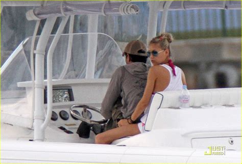 Enrique Iglesias Anna Kournikova Miami Boat Ride Photo 2548165