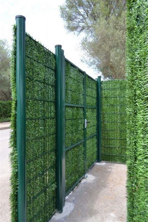23 Cheapest Privacy Fence Ideas 2022