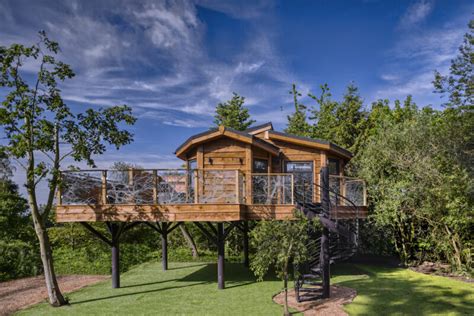 Each lodge has its own spacious decking, hot tub and sauna. 14 Best Lodges or Log Cabins York (plus hot tubs!) 2021 ⋆ ...