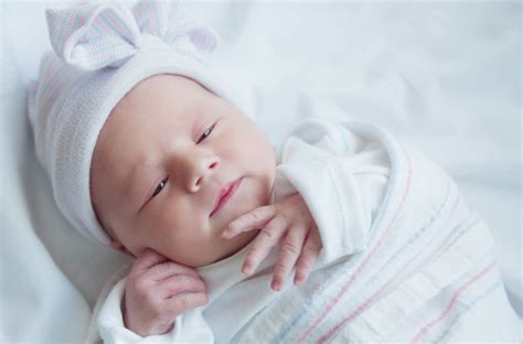 Susu formula terbaik lainnya untuk bayi berusia 0 sampai 6 bulan adalah similac advance. Tips Menjaga Kesehatan Bayi yang Baru Lahir ...