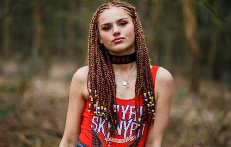 intro famke louise (you gon' shoot me, in front of everybody, huh?) hook al die boys ja ze willen mee maar dat gaat niet zo makkelijk ik ben op me. Famke Louise💕 | Mooie vrouw, Vrouw