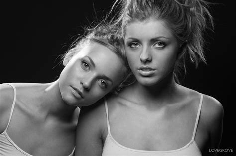 Perfect Sister Photoshoot Pose Sister Photography Sisters Photoshoot Sisters Photoshoot