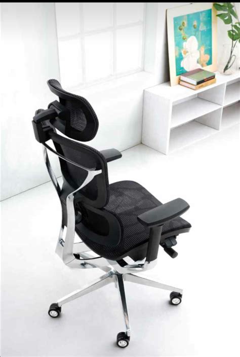 Once you have a great chair in your office, you will likely see an improvement in your work efficiency and comfort. The Best Ergonomic Office Chair Under 200 dollar (APRIL ...