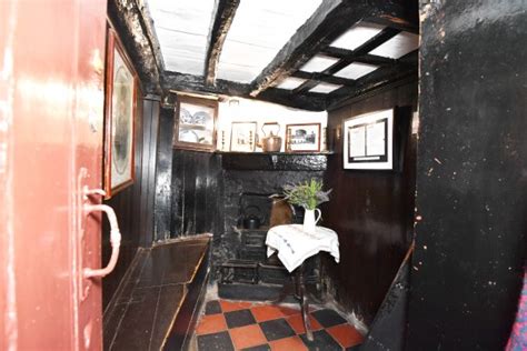 Inside The Smallest House In Britain Thats Just 6ft Wide Metro News