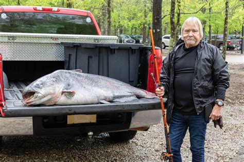 Record Shattering Catfish Caught On Mississippi River