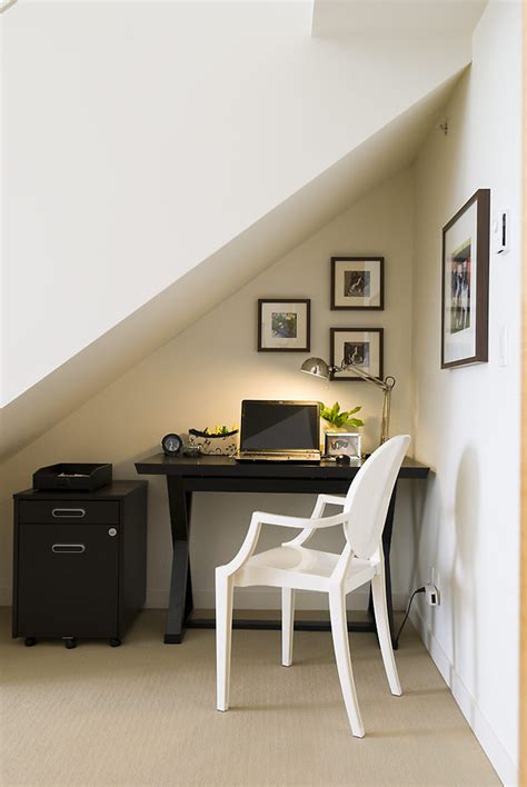 If you need small bedroom ideas for a diy makeover but don't think you have enough bedroom to work with most bedroom decorating ideas feature the bed by centering it on the wall. 65 Cool Small Home Office Ideas - DigsDigs