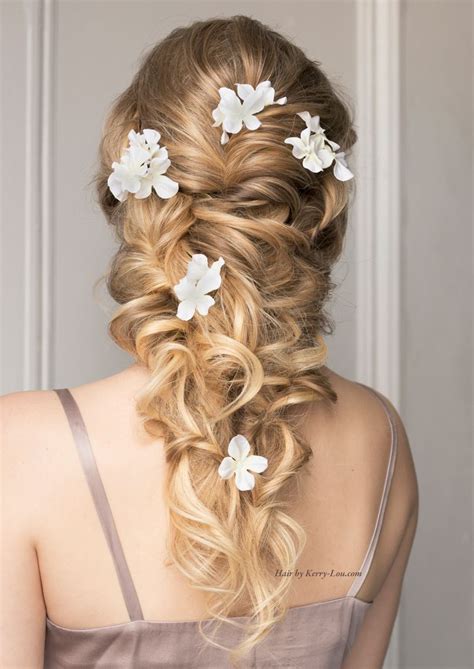 Love This Romantic Bridal Hairstyle All The Benefits Of An Up Do But It Still Shows The Length