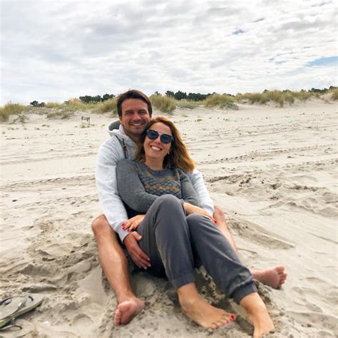 Para assinalar a data de forma pública, a estrela da rtp1 usou as redes sociais para fazer uma bonita declaração de amor. Tânia Ribas de Oliveira conta como conheceu o marido e o ...