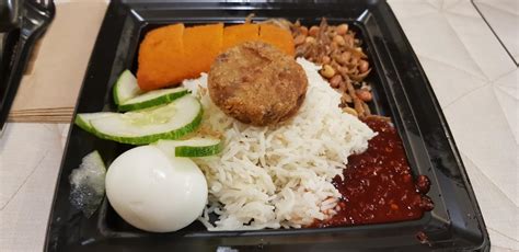 Treat yourself, and get at least an otah to pair with your nasi lemak! Nasi Lemak with Fish Fillet at Crave - Halal Tag Singapore