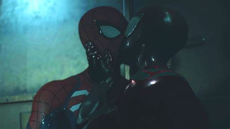 Spider Man And Miles Morales Romantic Kiss On Train Re2 Remake Mod
