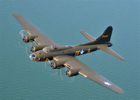 Heres Your Chance Of A Lifetime To Fly In World War Ii Era Planes