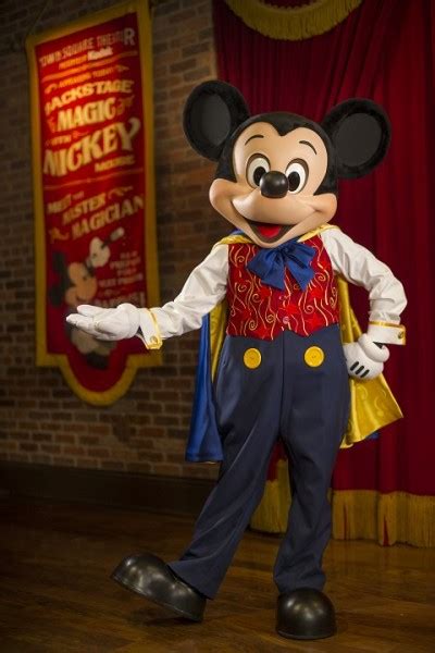 Magic Kingdom Meet And Greet Adds Extra Magic With Talking Mickey Mouse
