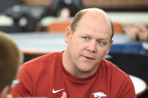 Joe withdraws from draft, returning to arkansas. Razorbacks' Odom plays key role recruiting LB