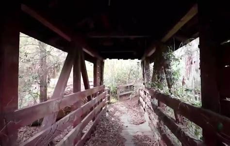 Inside Creepy Abandoned Disneyland Attractions Left To Decay For
