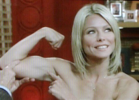 Kelly Ripa Arm Workout Exercise Form Body Building Women