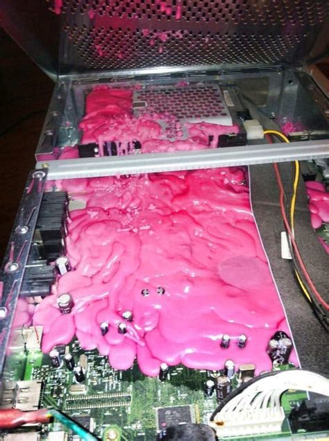This Is Why You Should Never Use Your Pc As A Candle Holder R Wellthatsucks