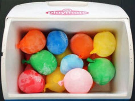 Picnic Ideas Use Frozen Water Balloons To Keep Drinks And Food Cold
