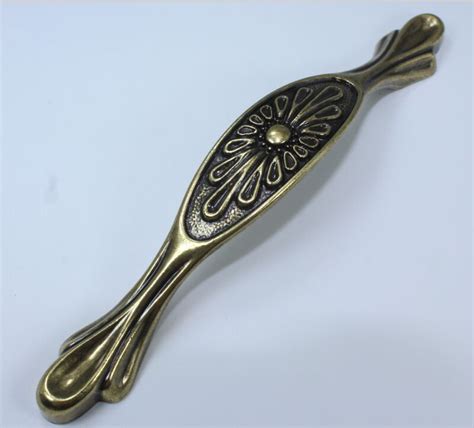 Updating kitchen cabinet hardware, or furniture hardware is also a quick and easy exercise that it is crafted with metal to help ensure strength. 128mm bronze kitchen cabinet handles 5" antique brass ...
