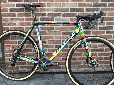 In le samyn on tuesday we saw mathieu van der poel give up on the win, after discovering that his right brake hood and shifter appeared to. Mathieu van der Poel's custom Stevens Cyclocross bike. Fit ...