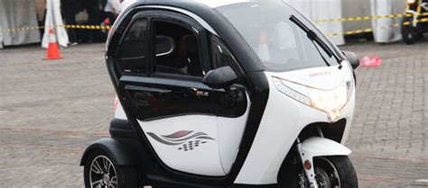 Motor roda tiga ini biasanya digunakan oleh masyarakat untuk berdagang sayur, mengangkut kebutuhan pokok, atau para penjual alat dan bahan bangunan, meskipun kapasitasnya tidak sebesar mobil bak atau pick up tetapi motor 3 roda ini setidaknya mampu membantu dengan baik kebutuhan. Selis Balis | Daftar Harga & Tarif