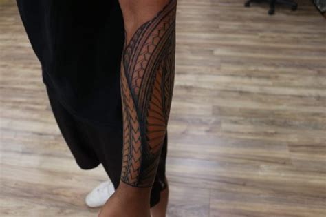 Polynesian Islander Forearm Tattoo By Jacob Maui Tattoo Artist At Mid